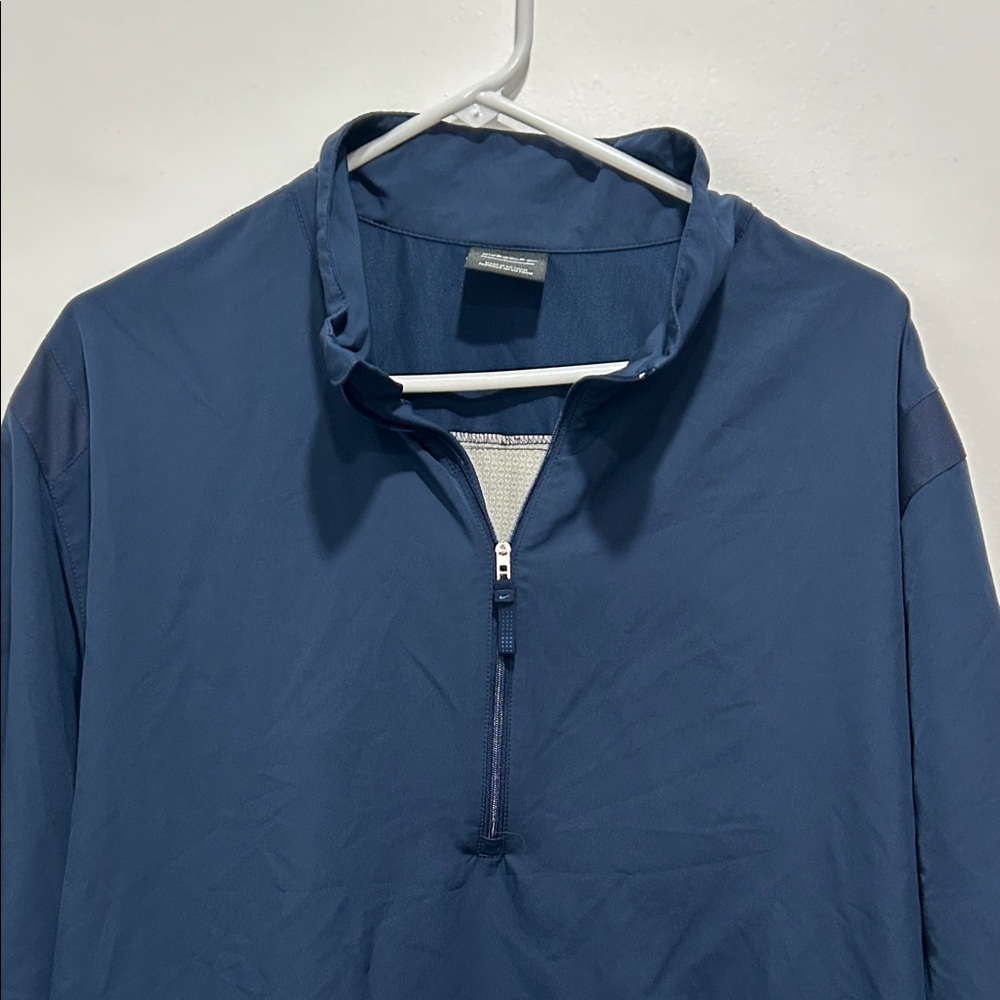 Nike Men’s Navy Short-Sleeve Half-Zip Windbreaker - Picture 4 of 8